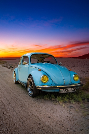 唯美黄昏大众甲壳虫汽车图片